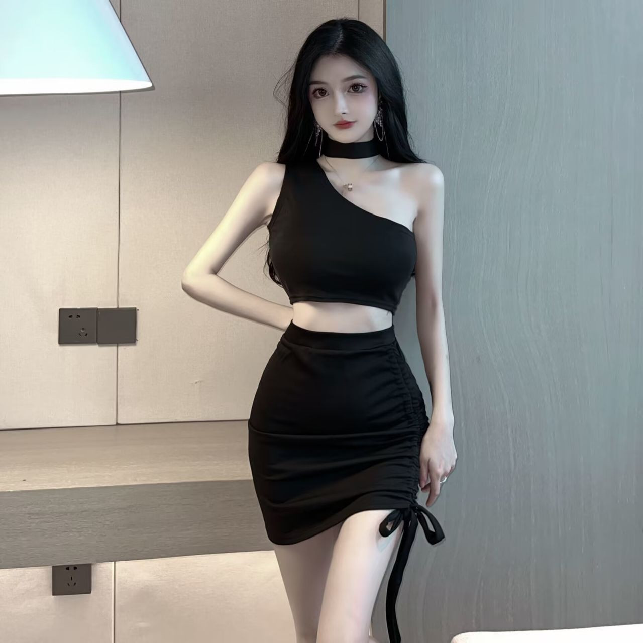 Ensemble chic de vêtement haut crop top court et mini jupe sexy a nouer sur le cote de deux pièces pour femme