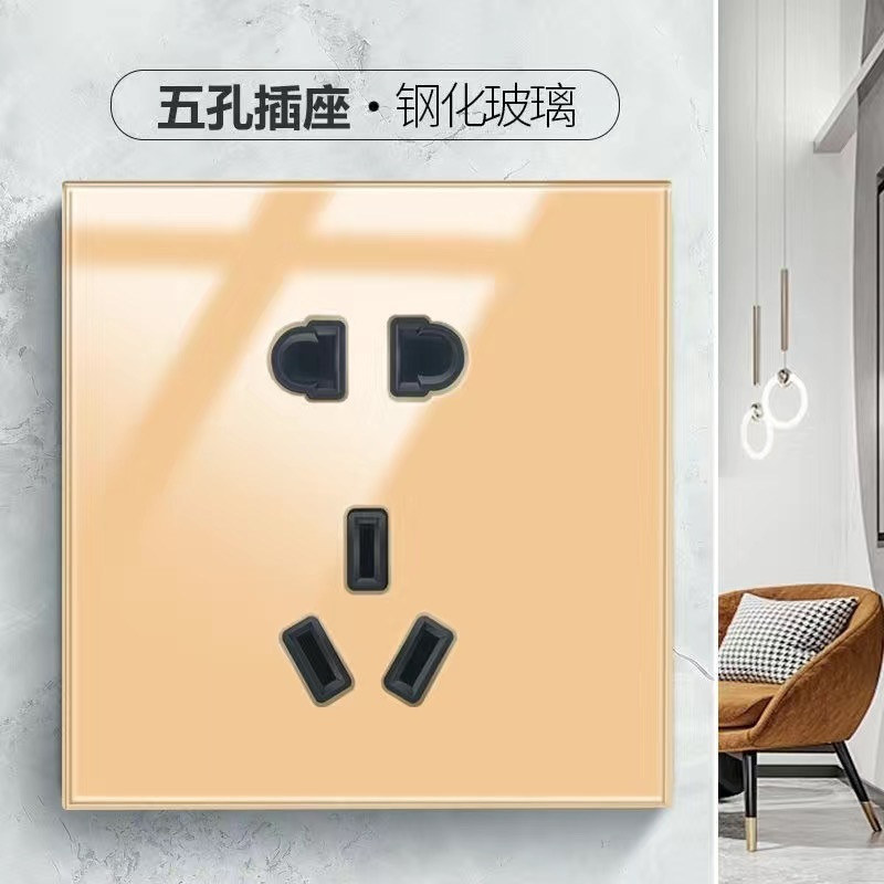 omOne: Prise électrique International à 5 trou alignés doré et avec du verre trempé - Prise de luxe pour maison et villa