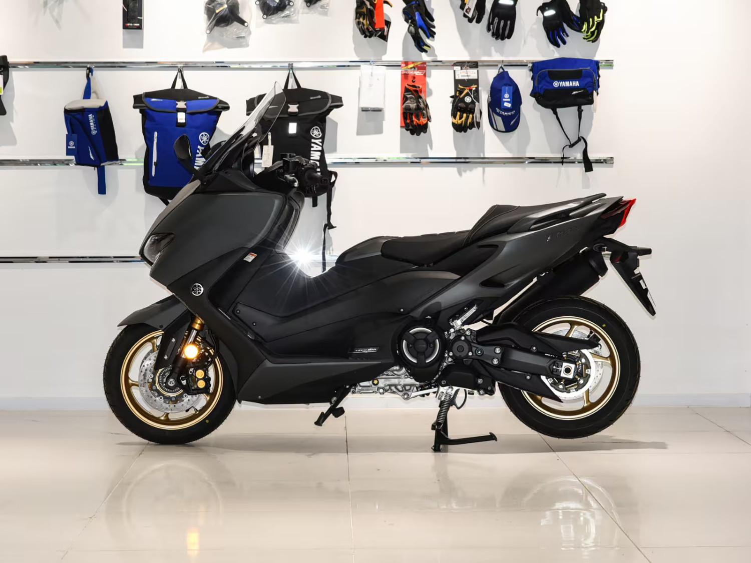 Yamaha T-max 560 cc Tech MAX scooter sportif haut de gamme tout neuf