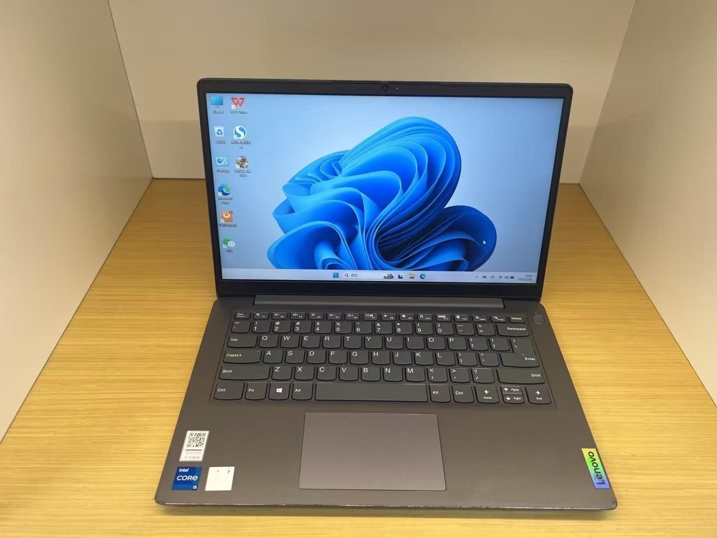 Lenovo 14S ordinateur portable d’occasion neuf à 95% écran 14“