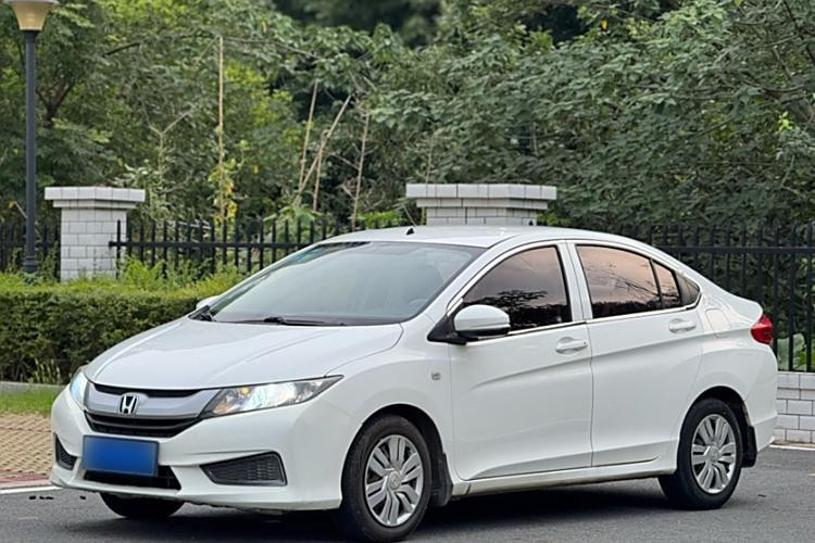 Honda City 2015 1,5 L CVT Édition Confort voiture Berline de marque japonaise
